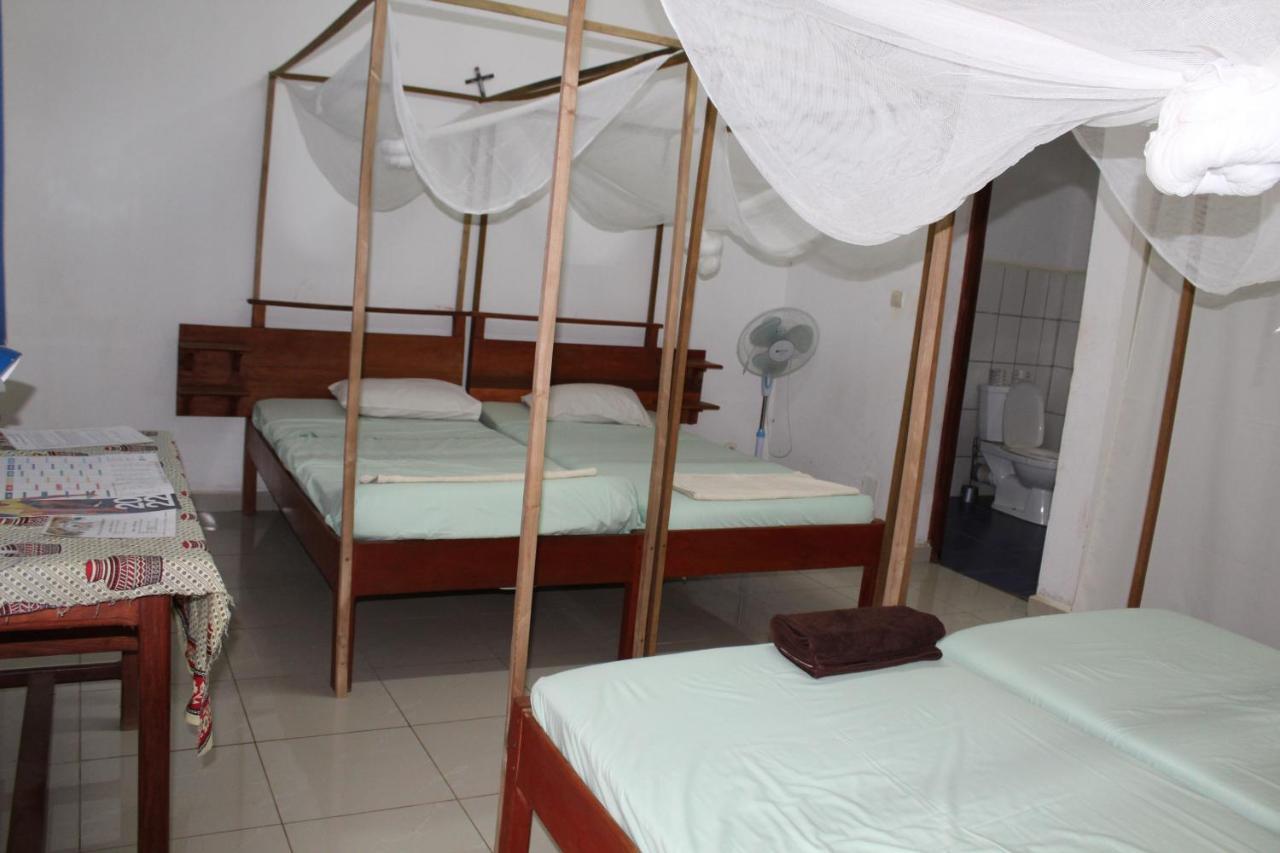 Bed and Breakfast Centre Lucien Botovasoa Antsiranana Exterior foto